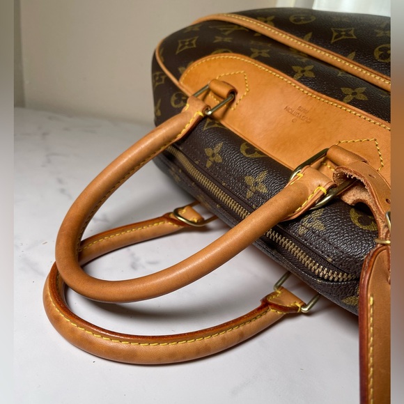 LOUIS VUITTON MONOGRAM DEAUVILLE BAG - Picture 4 of 15